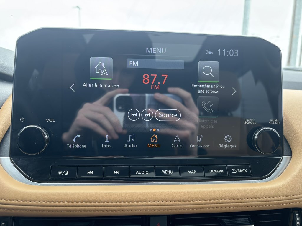 2023 Nissan Rogue AWD Platinum in Saint-Georges, Quebec - 18 - w1024h768px