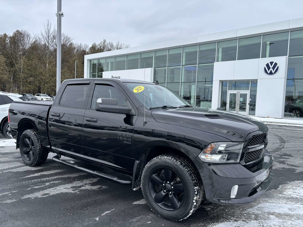 Ram 1500 Classic Express 4x4 Crew Cab 5'7  Box 2021 à Saint-Georges, Québec - 1 - w1024h768px