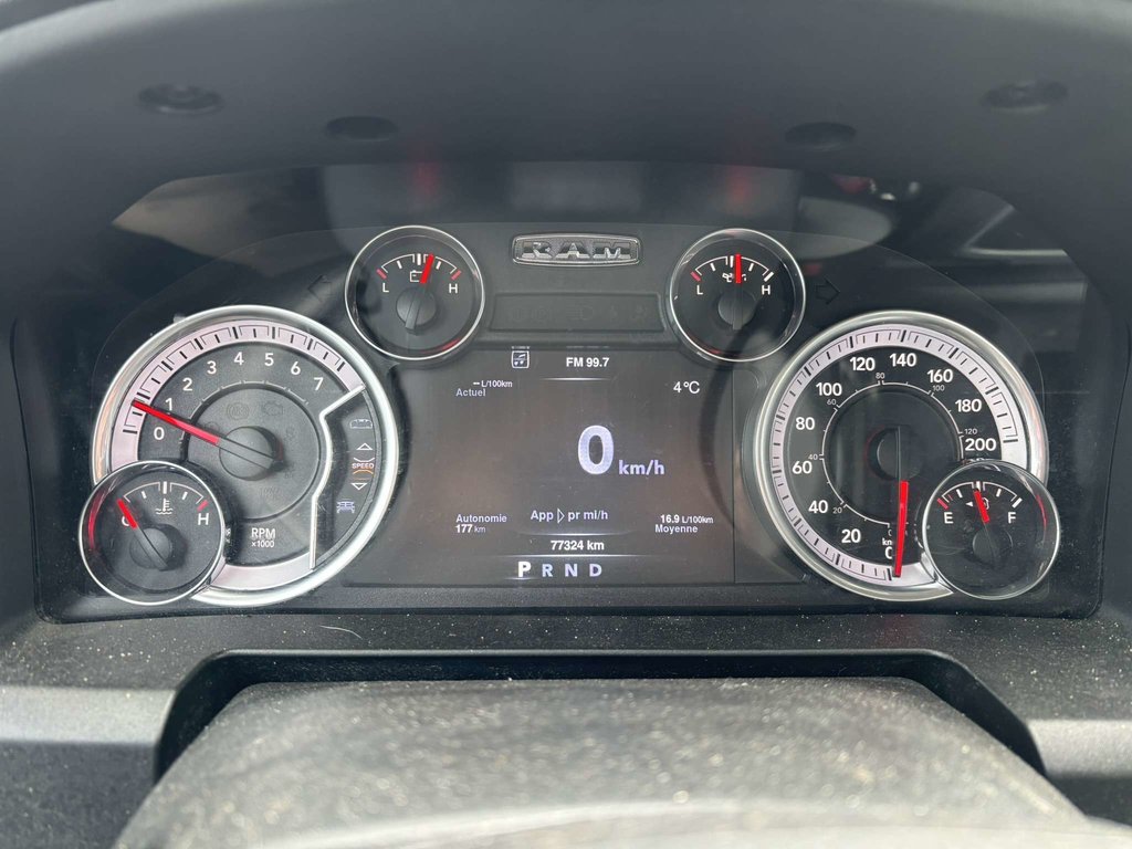 Ram 1500 Classic Express 4x4 Crew Cab 5'7  Box 2021 à Saint-Georges, Québec - 13 - w1024h768px