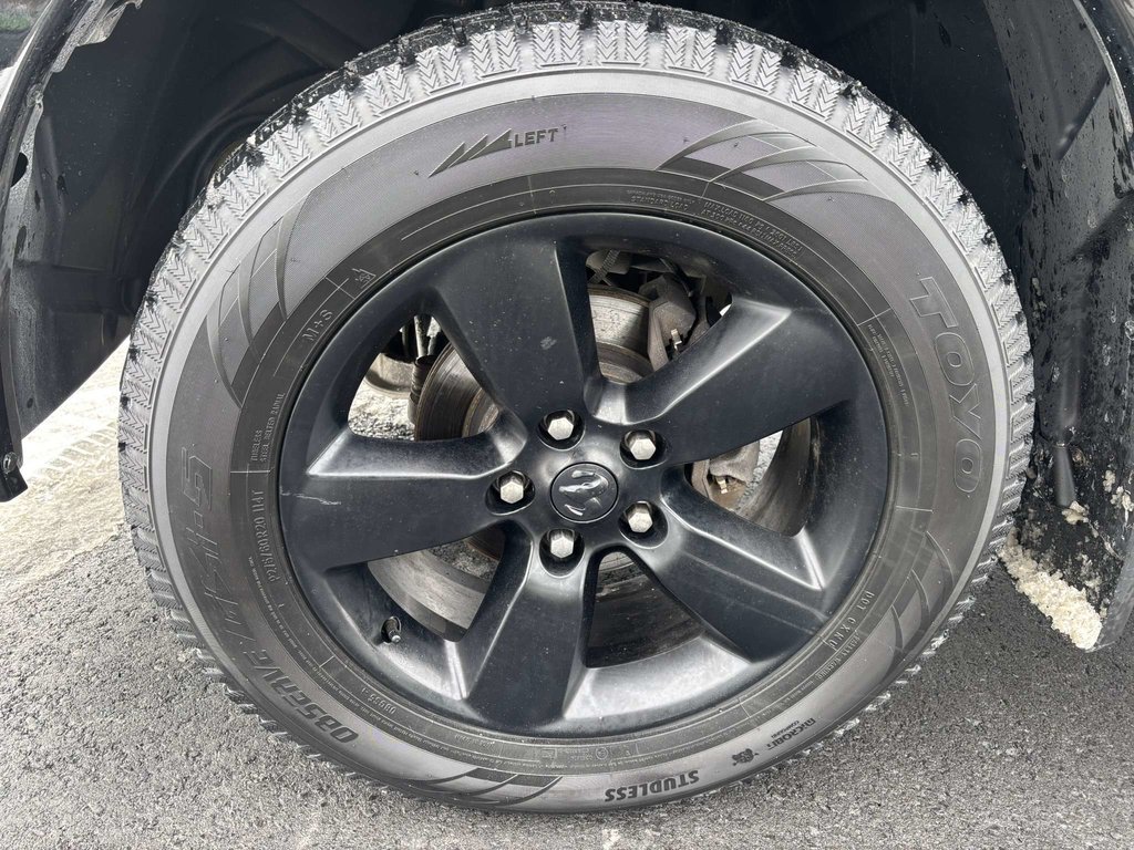 Ram 1500 Classic Express 4x4 Crew Cab 5'7  Box 2021 à Saint-Georges, Québec - 8 - w1024h768px