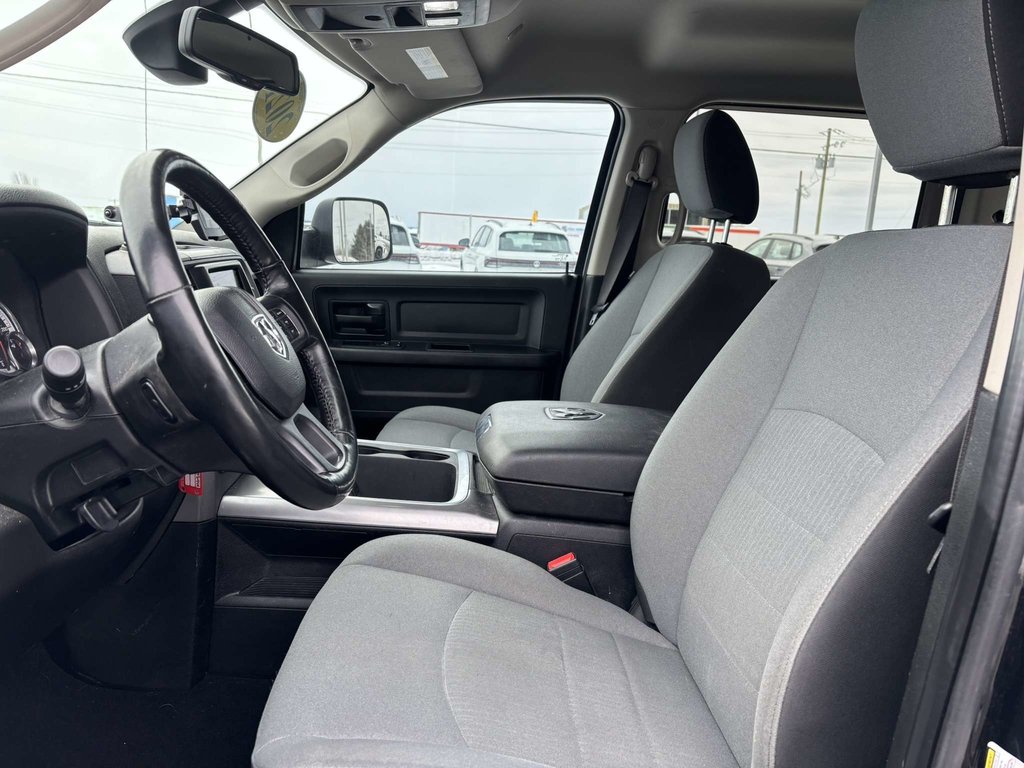 Ram 1500 Classic Express 4x4 Crew Cab 5'7  Box 2021 à Saint-Georges, Québec - 10 - w1024h768px