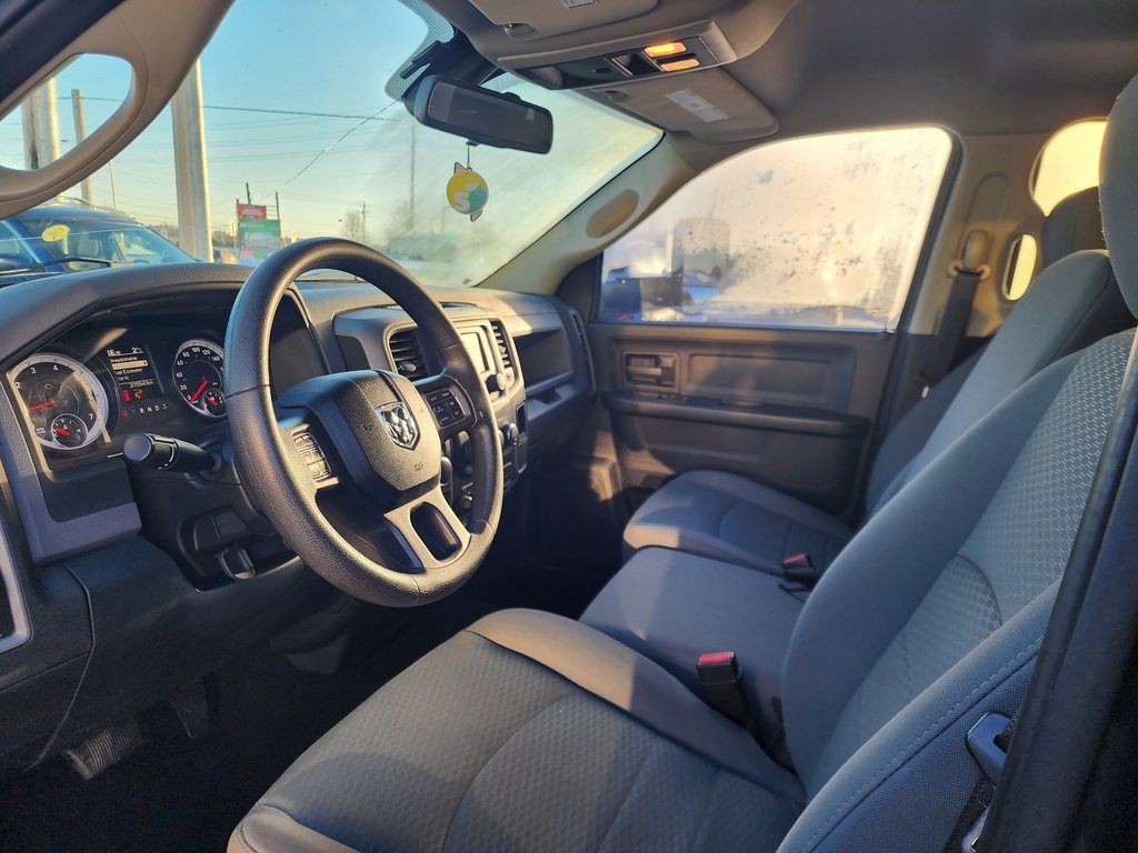 2014 Ram 1500 4WD Quad Cab 140.5  ST in Saint-Georges, Quebec - 7 - w1024h768px
