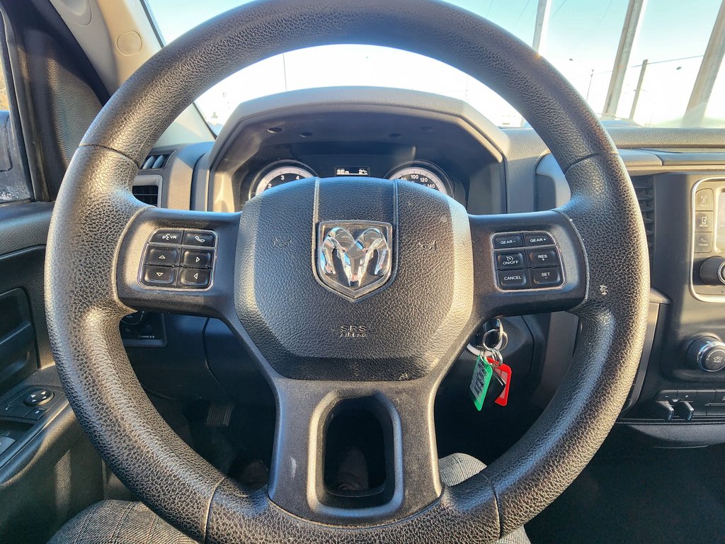 2014 Ram 1500 4WD Quad Cab 140.5  ST in Saint-Georges, Quebec - 11 - w1024h768px