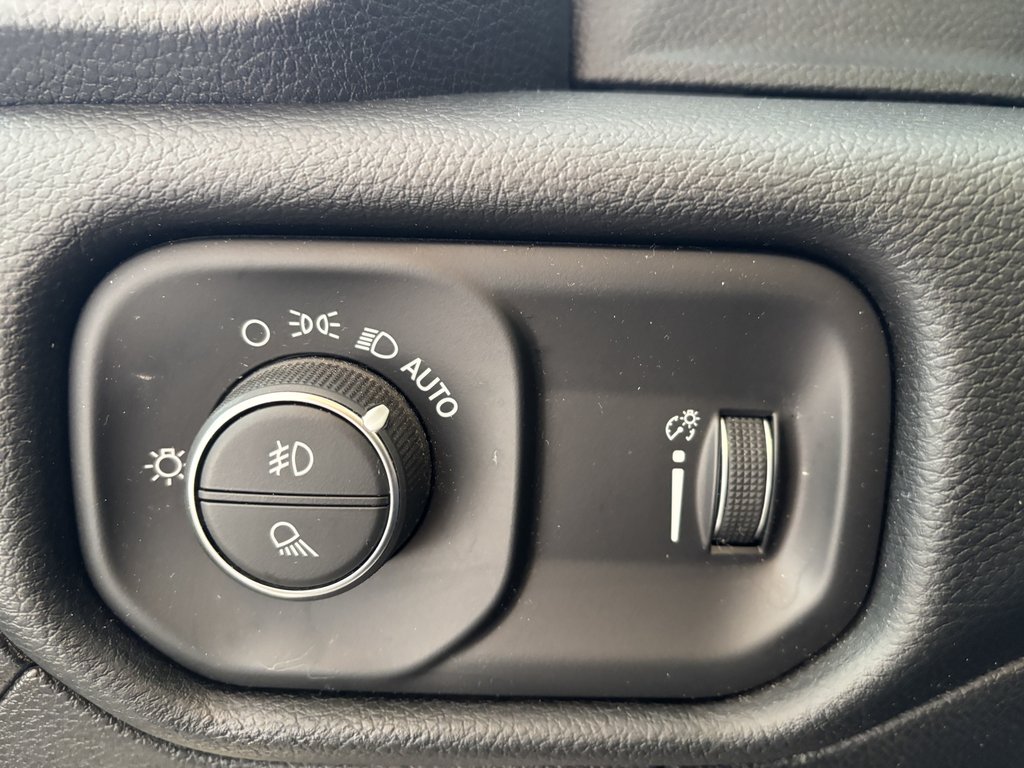 Ram 1500 Sport 4x4 Crew Cab 6'4  Box 2020 à Saint-Georges, Québec - 18 - w1024h768px