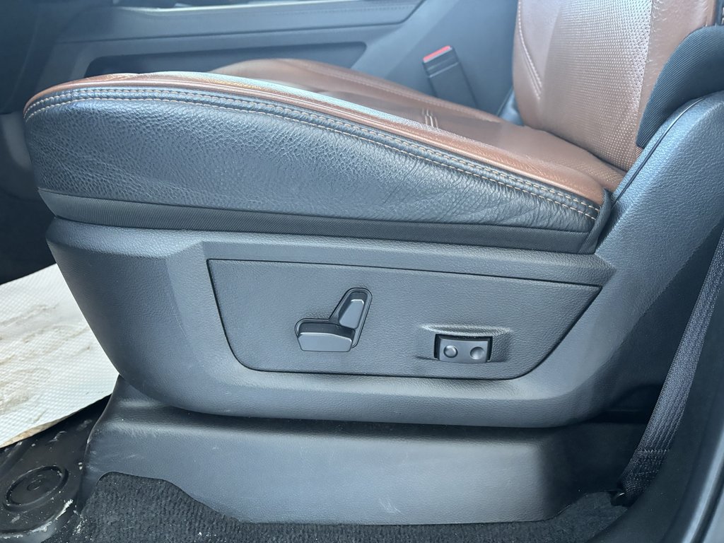 Ram 3500 Laramie Longhorn 4x4 Crew Cab 6'4  Box 2019 à Saint-Georges, Québec - 21 - w1024h768px