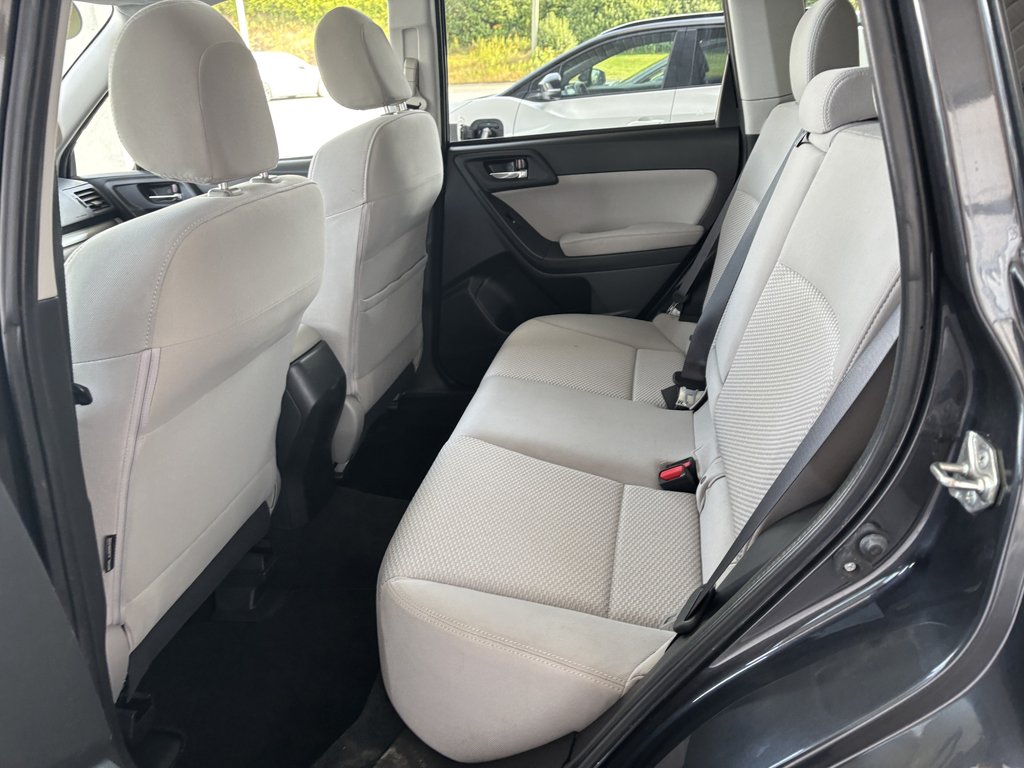 Subaru Forester 5dr Wgn CVT 2.5i Touring 2015 à Saint-Georges, Québec - 23 - w1024h768px