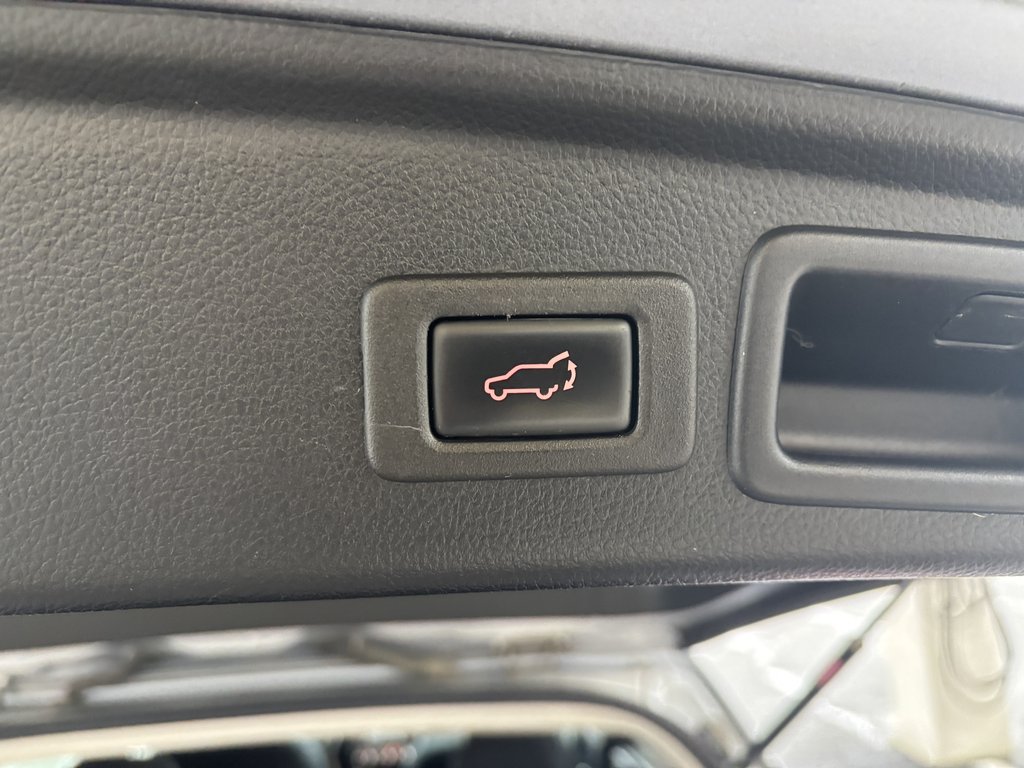 Subaru Forester 5dr Wgn CVT 2.5i Touring 2017 à Saint-Georges, Québec - 23 - w1024h768px