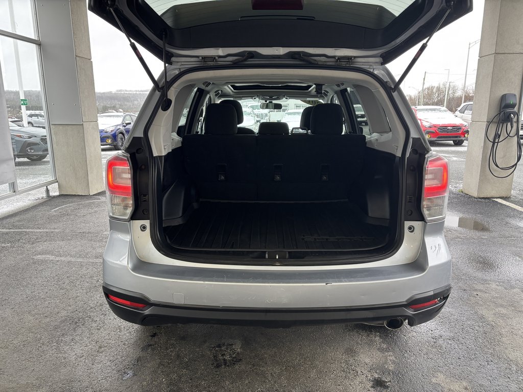 Subaru Forester 5dr Wgn CVT 2.5i Touring 2017 à Saint-Georges, Québec - 22 - w1024h768px