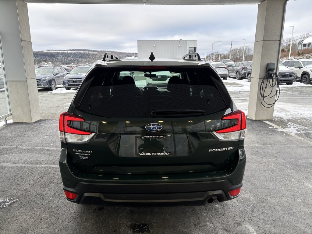 2022  Forester Touring CVT in Saint-Georges, Quebec - 5 - w1024h768px