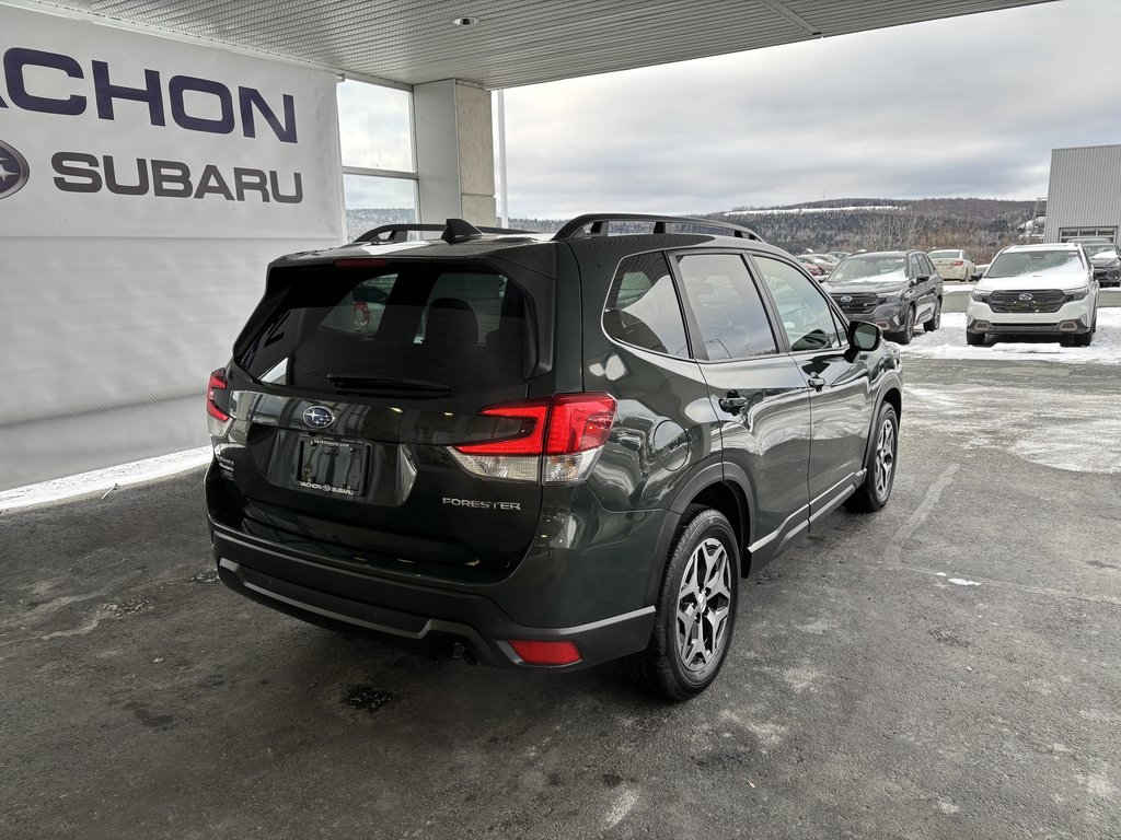 2022  Forester Touring CVT in Saint-Georges, Quebec - 4 - w1024h768px