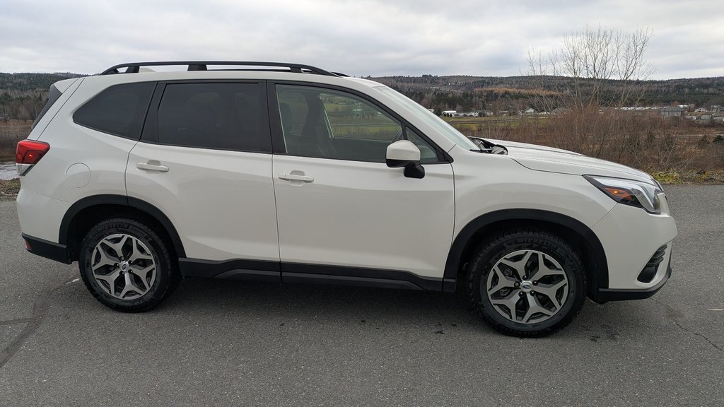 2022 Subaru Forester Touring CVT in Saint-Georges, Quebec - 3 - w1024h768px