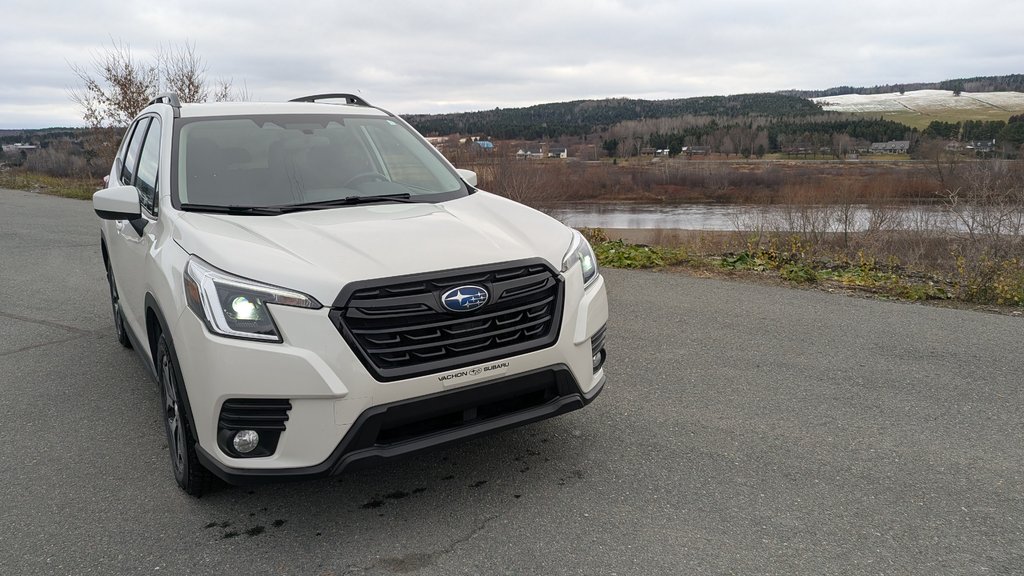2022 Subaru Forester Touring CVT in Saint-Georges, Quebec - 2 - w1024h768px