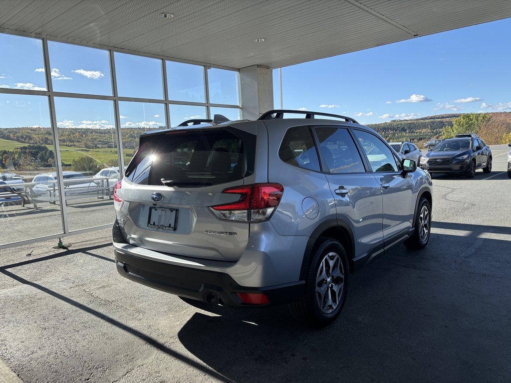 Subaru Forester Touring CVT 2023 à Saint-Georges, Québec - 4 - w1024h768px