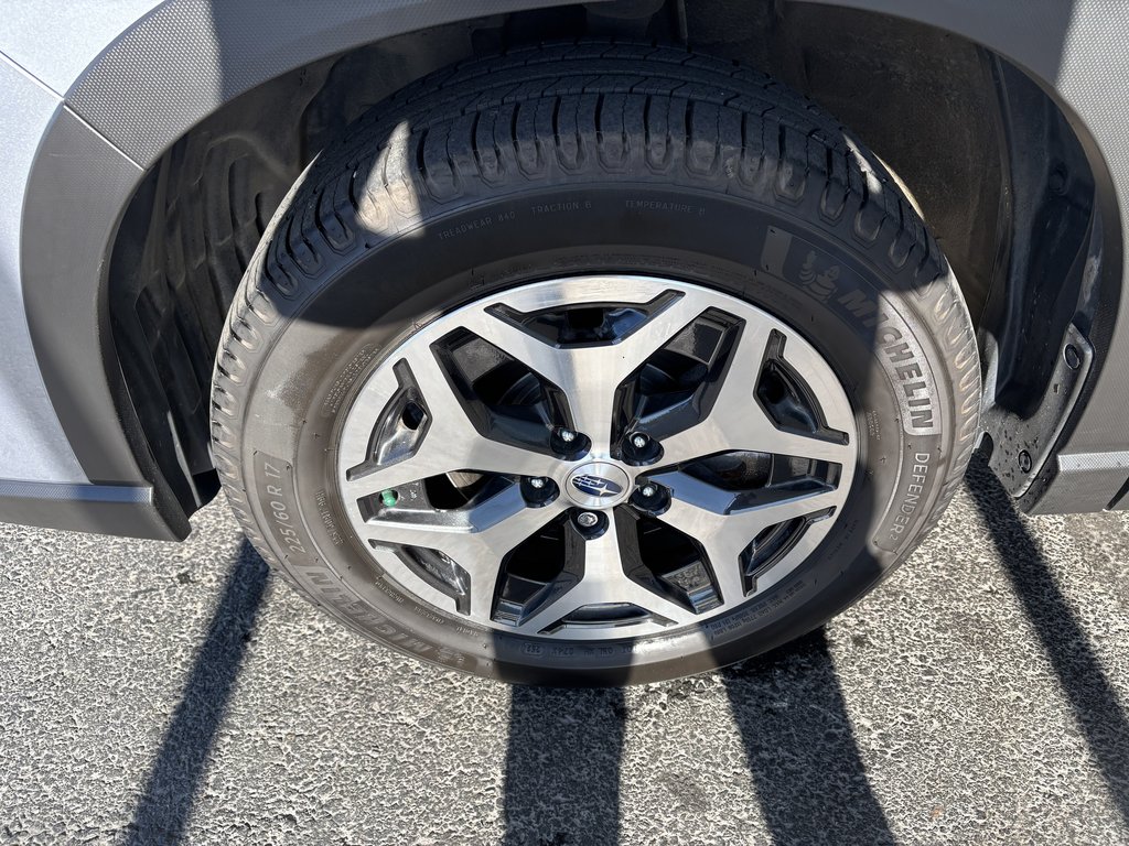 Subaru Forester Touring CVT 2023 à Saint-Georges, Québec - 10 - w1024h768px