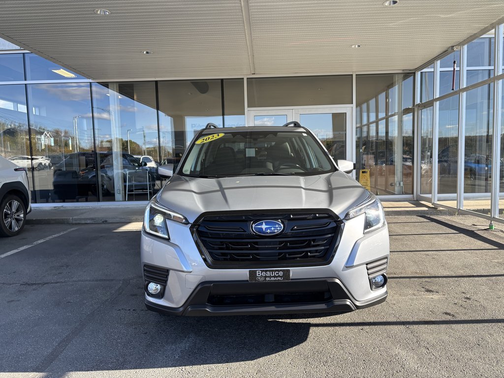Subaru Forester Touring CVT 2023 à Saint-Georges, Québec - 9 - w1024h768px
