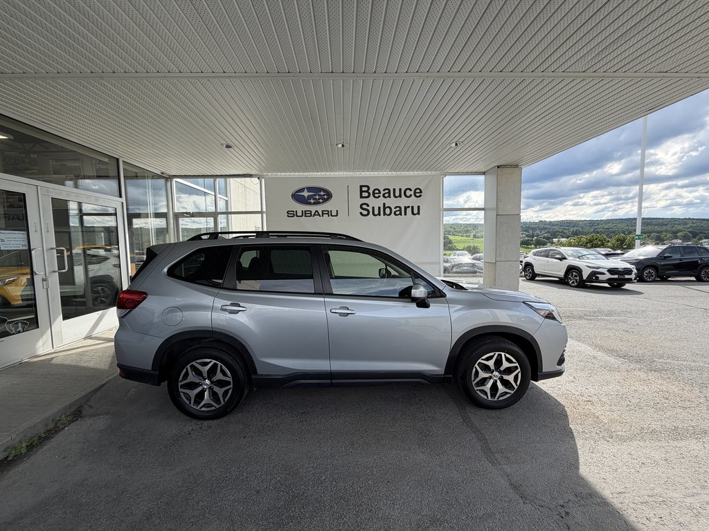 2023 Subaru Forester Touring CVT in Saint-Georges, Quebec - 3 - w1024h768px