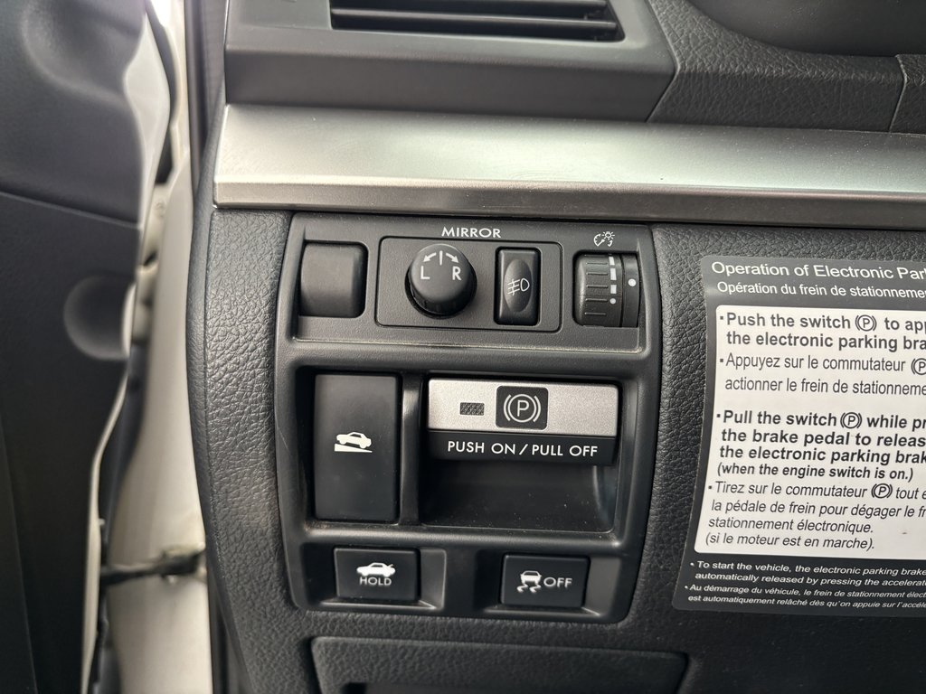 Subaru Legacy 4dr Sdn H4 Auto 2.5i Prem AWP-Pwr Moon 2011 à Saint-Georges, Québec - 17 - w1024h768px