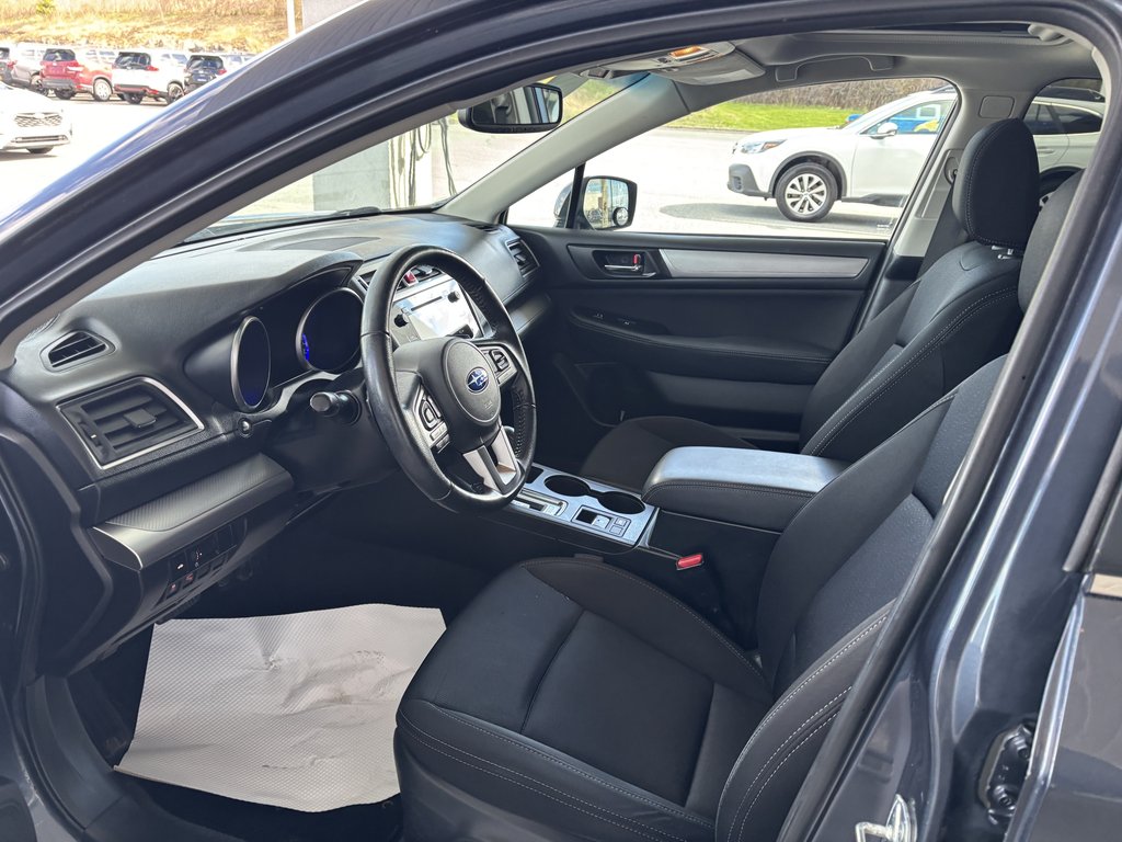 Subaru Legacy 4dr Sdn CVT 2.5i w-Touring Pkg 2017 à Saint-Georges, Québec - 11 - w1024h768px