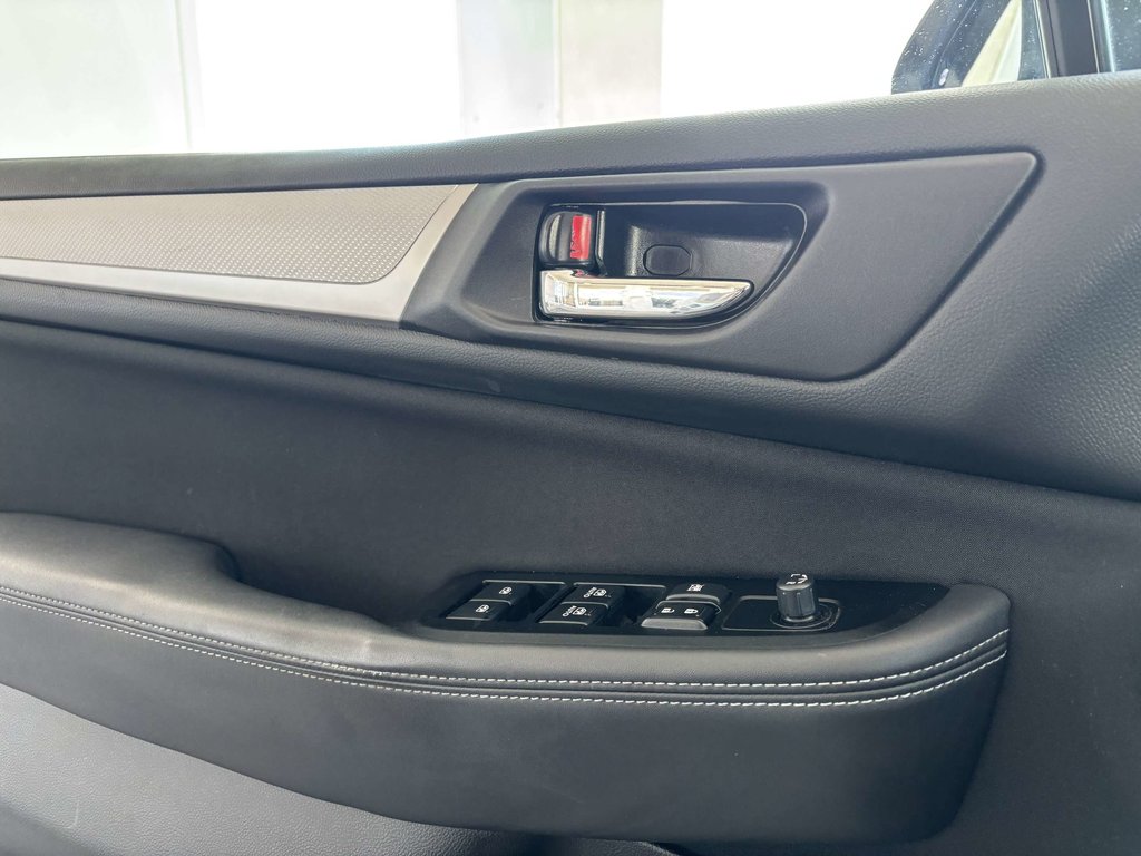 Subaru Legacy 4dr Sdn CVT 2.5i w-Touring Pkg 2017 à Saint-Georges, Québec - 19 - w1024h768px