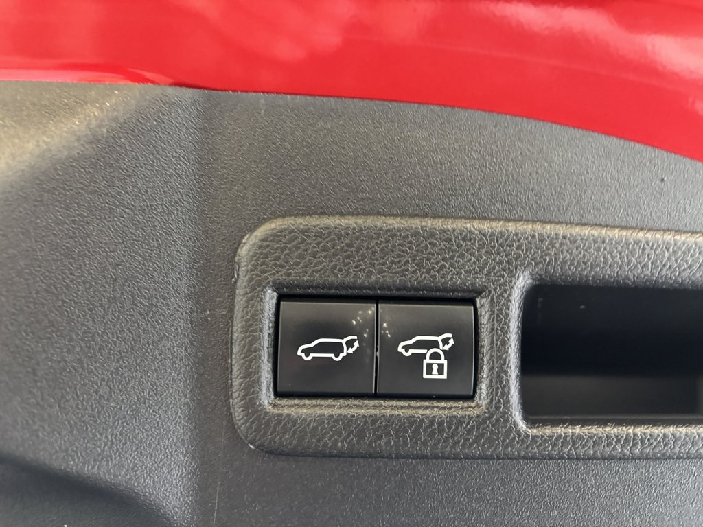 2023 Subaru Solterra AWD w-Luxury Package in Saint-Georges, Quebec - 25 - w1024h768px