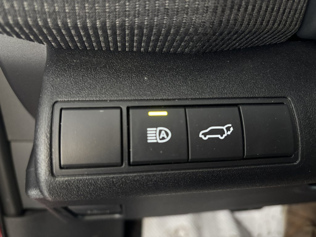 2023 Subaru Solterra AWD w-Luxury Package in Saint-Georges, Quebec - 19 - w1024h768px