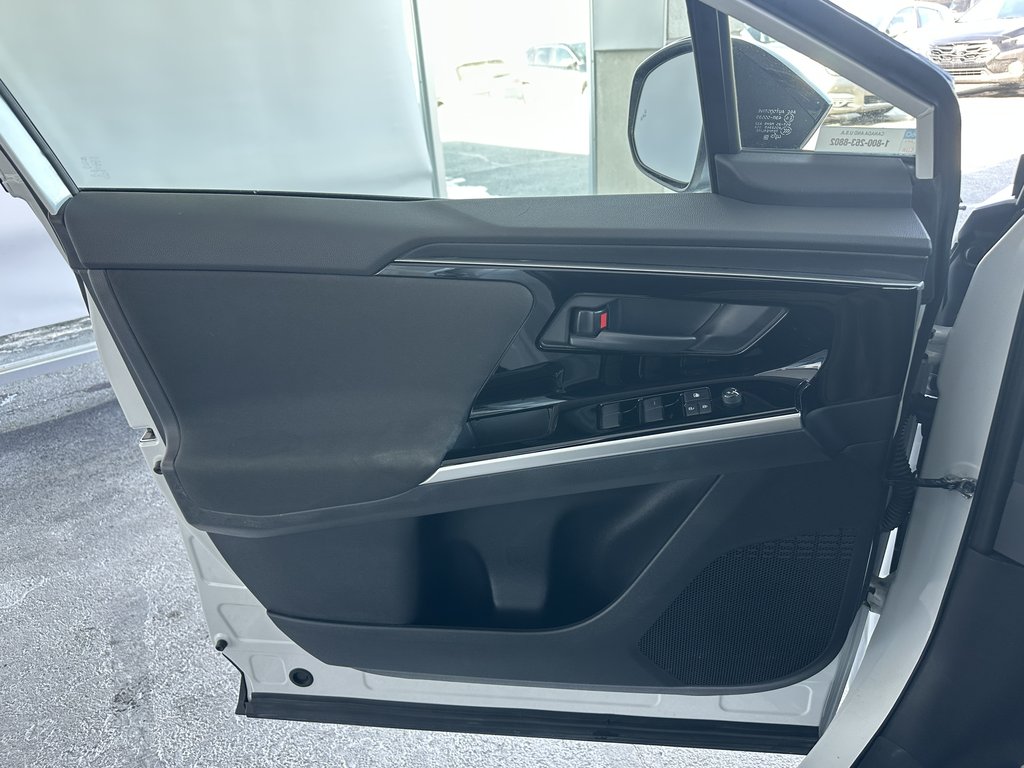 2023 Subaru Solterra AWD in Saint-Georges, Quebec - 16 - w1024h768px