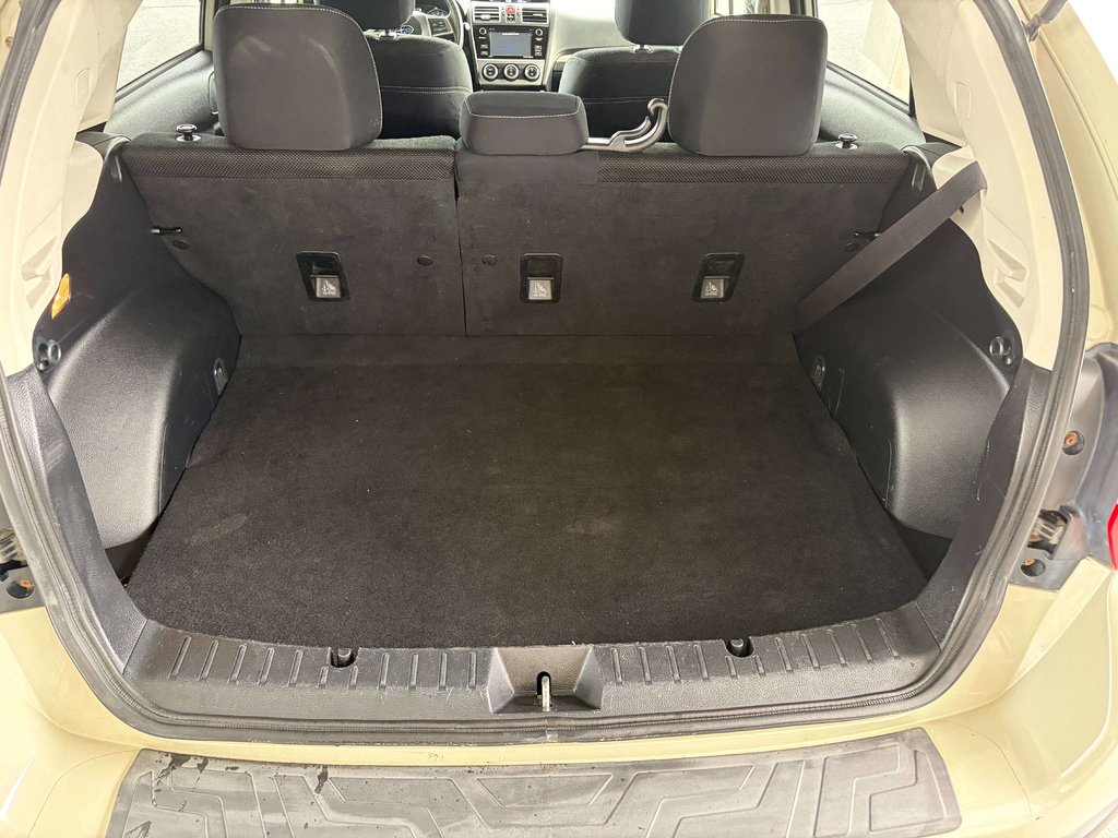 2015 Subaru XV 2.0i Touring Pkg in Saint-Georges, Quebec - 19 - w1024h768px