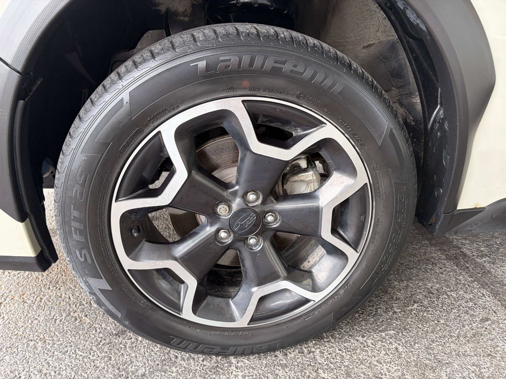 2015 Subaru XV 2.0i Touring Pkg in Saint-Georges, Quebec - 9 - w1024h768px