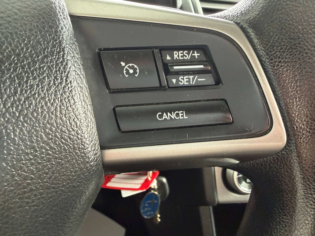 2015 Subaru XV 2.0i Touring Pkg in Saint-Georges, Quebec - 15 - w1024h768px