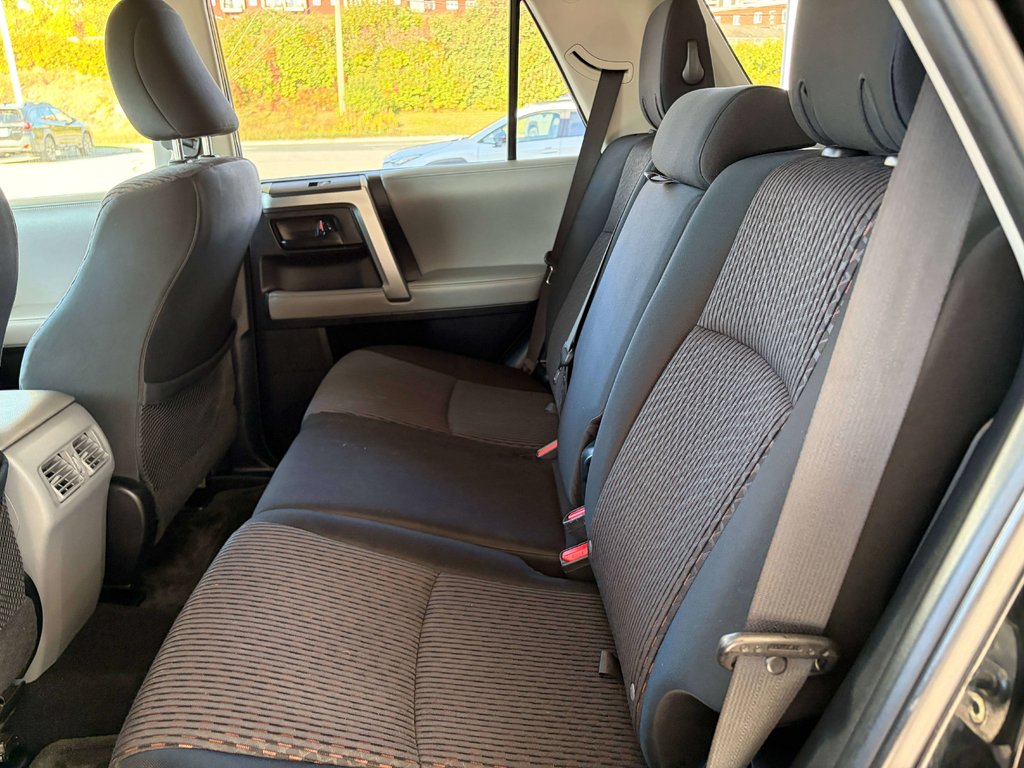 Toyota 4Runner SR5 2013 à Saint-Georges, Québec - 21 - w1024h768px