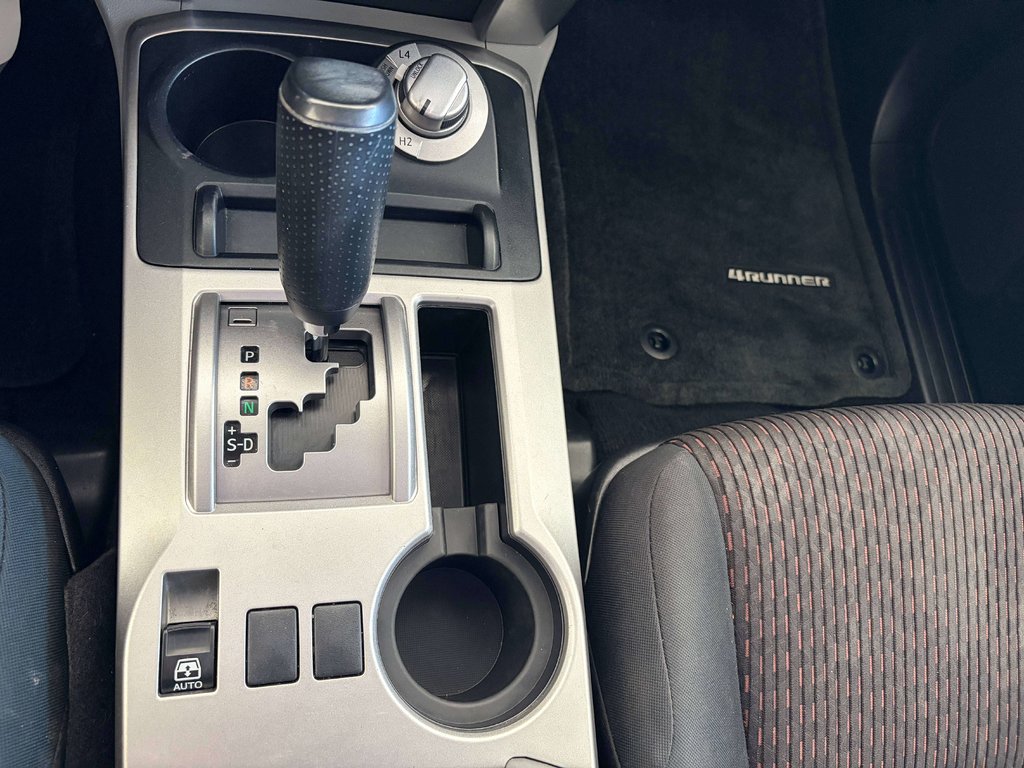 Toyota 4Runner SR5 2013 à Saint-Georges, Québec - 12 - w1024h768px