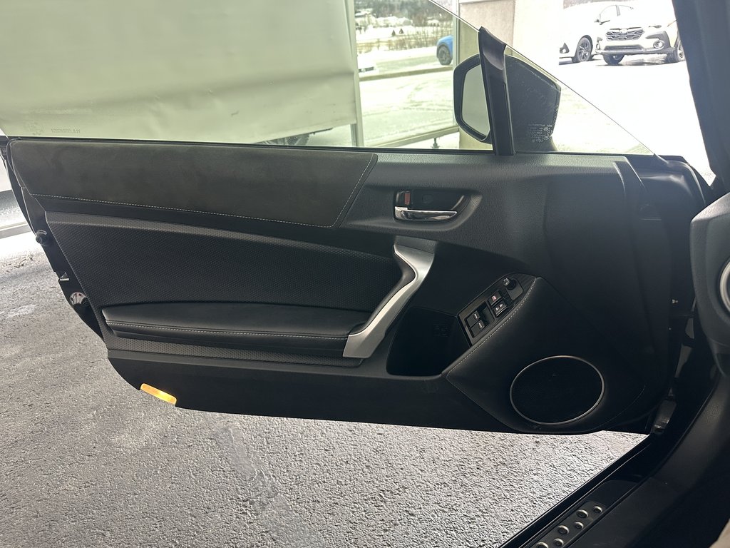 2018 Toyota 86 GT Manual in Saint-Georges, Quebec - 19 - w1024h768px