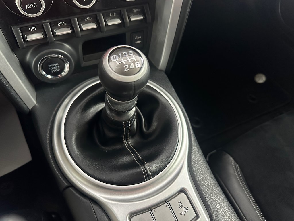 2018 Toyota 86 GT Manual in Saint-Georges, Quebec - 13 - w1024h768px