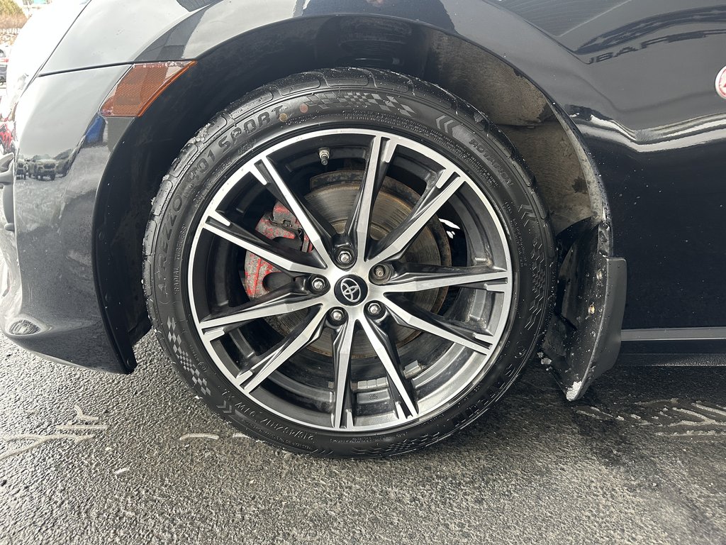 2018 Toyota 86 GT Manual in Saint-Georges, Quebec - 9 - w1024h768px