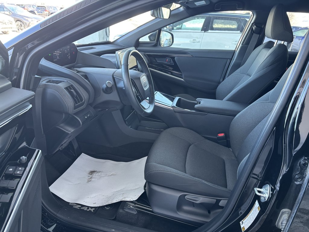 2024 Toyota bZ4X LE FWD in Saint-Georges, Quebec - 11 - w1024h768px