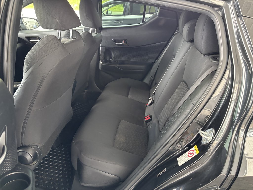 Toyota C-HR FWD XLE 2018 à Saint-Georges, Québec - 19 - w1024h768px