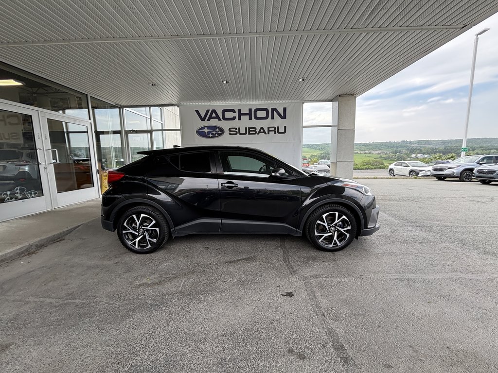 Toyota C-HR FWD XLE 2018 à Saint-Georges, Québec - 2 - w1024h768px