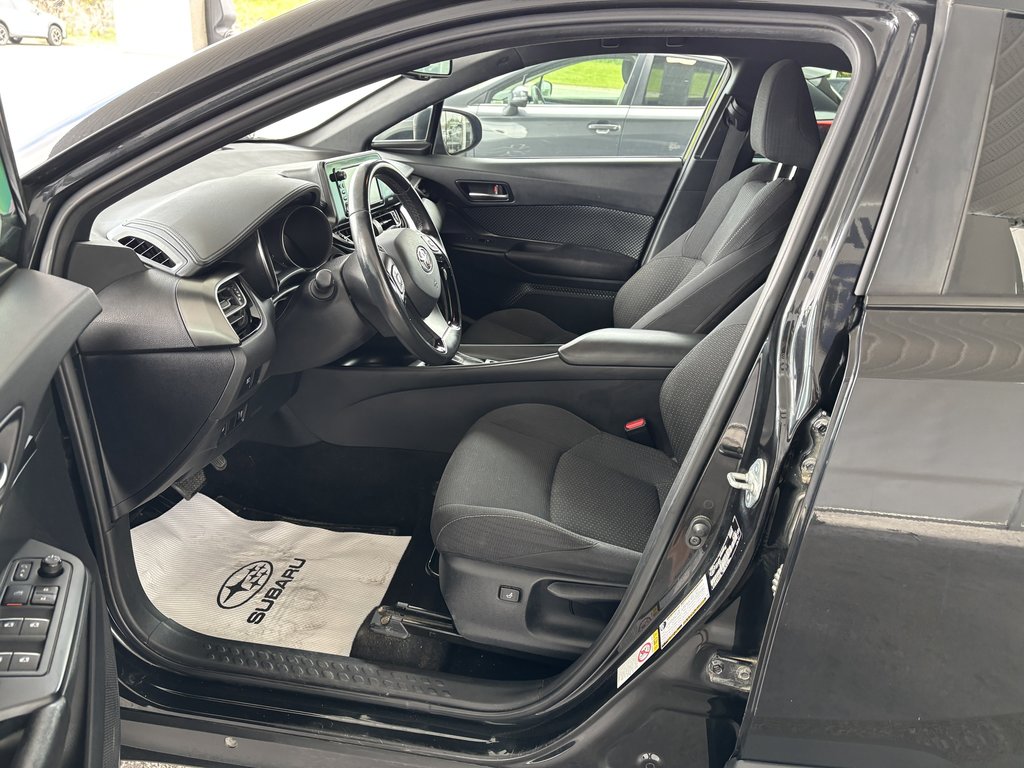 Toyota C-HR FWD XLE 2018 à Saint-Georges, Québec - 10 - w1024h768px