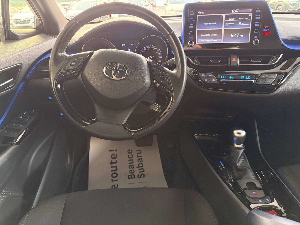 2021 Toyota C-HR XLE Premium in Saint-Georges, Quebec - 11 - w1024h768px