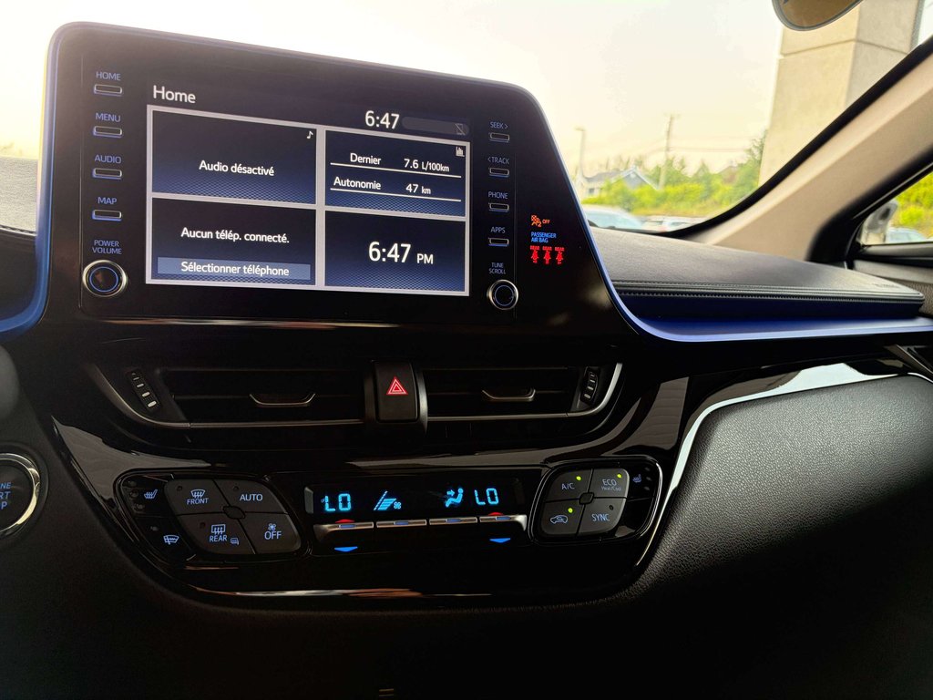2021 Toyota C-HR XLE Premium in Saint-Georges, Quebec - 13 - w1024h768px