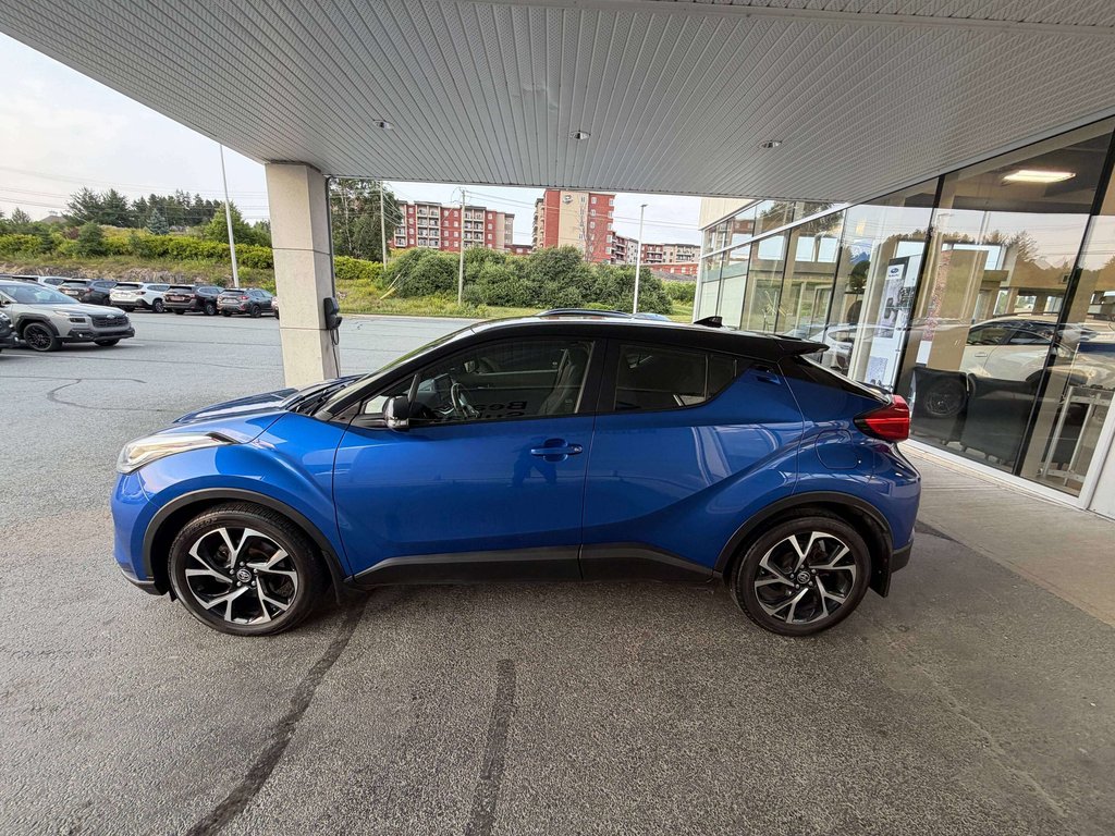 2021 Toyota C-HR XLE Premium in Saint-Georges, Quebec - 6 - w1024h768px