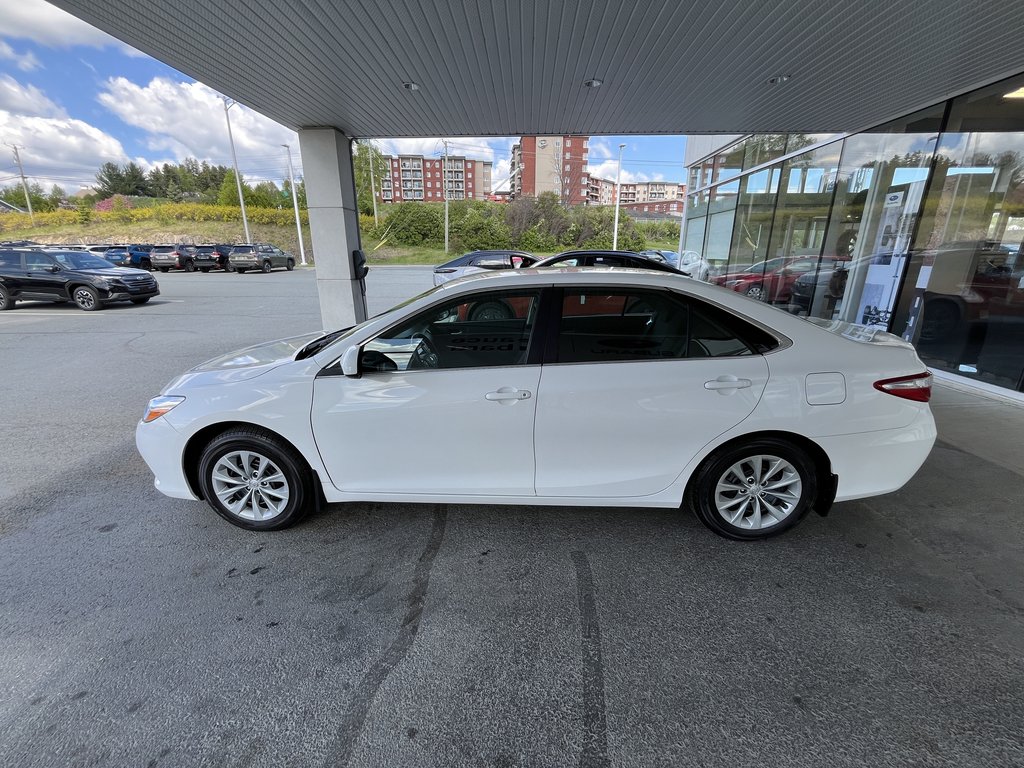Toyota Camry 4dr Sdn I4 Auto LE 2016 à Saint-Georges, Québec - 7 - w1024h768px