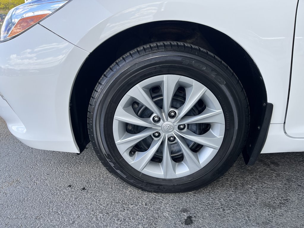 Toyota Camry 4dr Sdn I4 Auto LE 2016 à Saint-Georges, Québec - 8 - w1024h768px