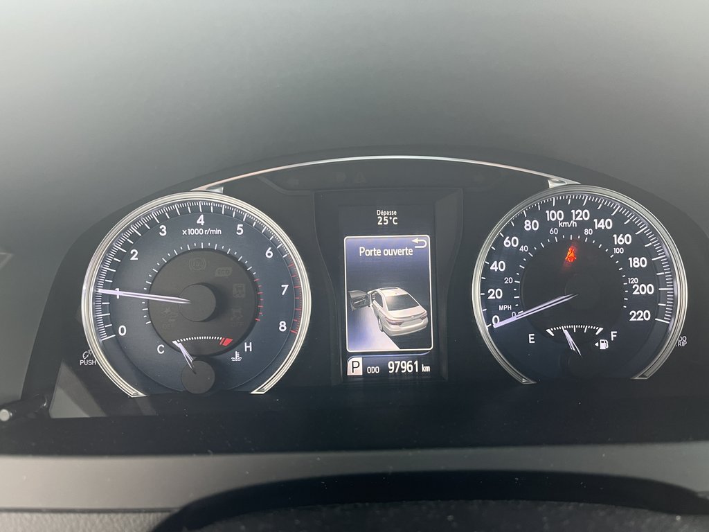 2016 Toyota Camry 4dr Sdn I4 Auto LE in Saint-Georges, Quebec - 7 - w1024h768px