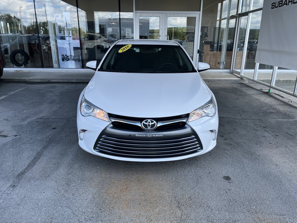 Toyota Camry 4dr Sdn I4 Auto LE 2016 à Saint-Georges, Québec - 2 - w1024h768px