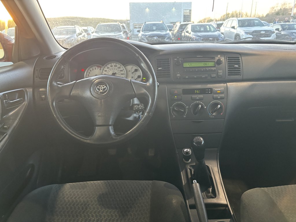 2008 Toyota Corolla 4dr Sdn Man Sport in Saint-Georges, Quebec - 10 - w1024h768px