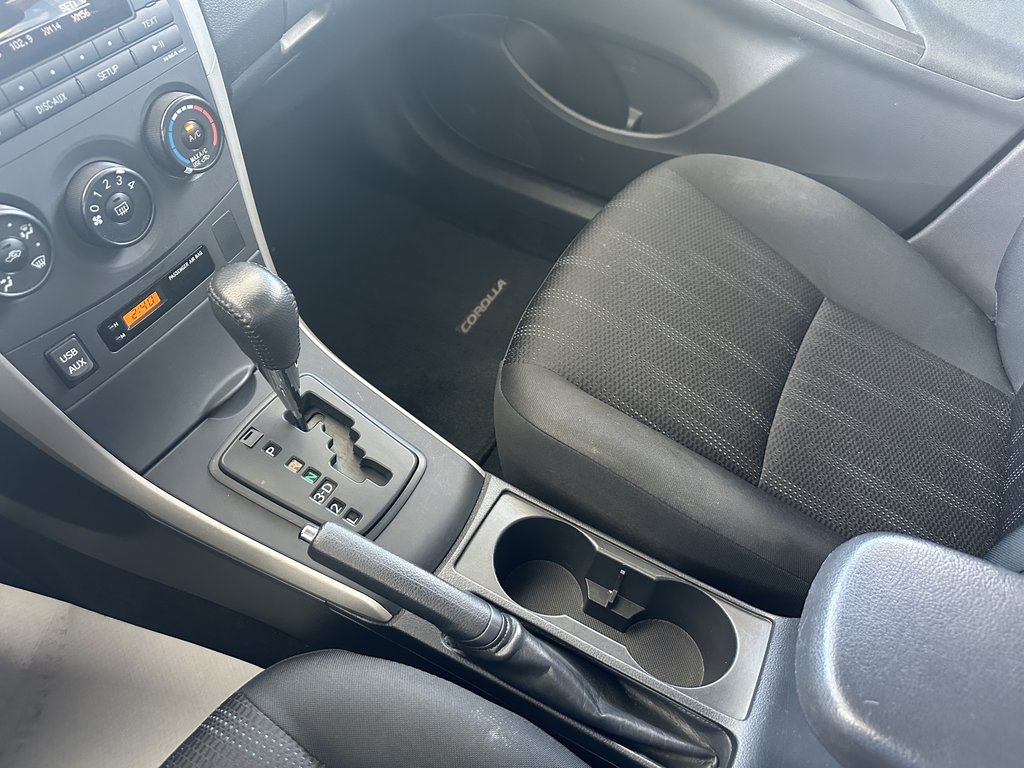 2011 Toyota Corolla 4dr Sdn Auto S in Saint-Georges, Quebec - 12 - w1024h768px