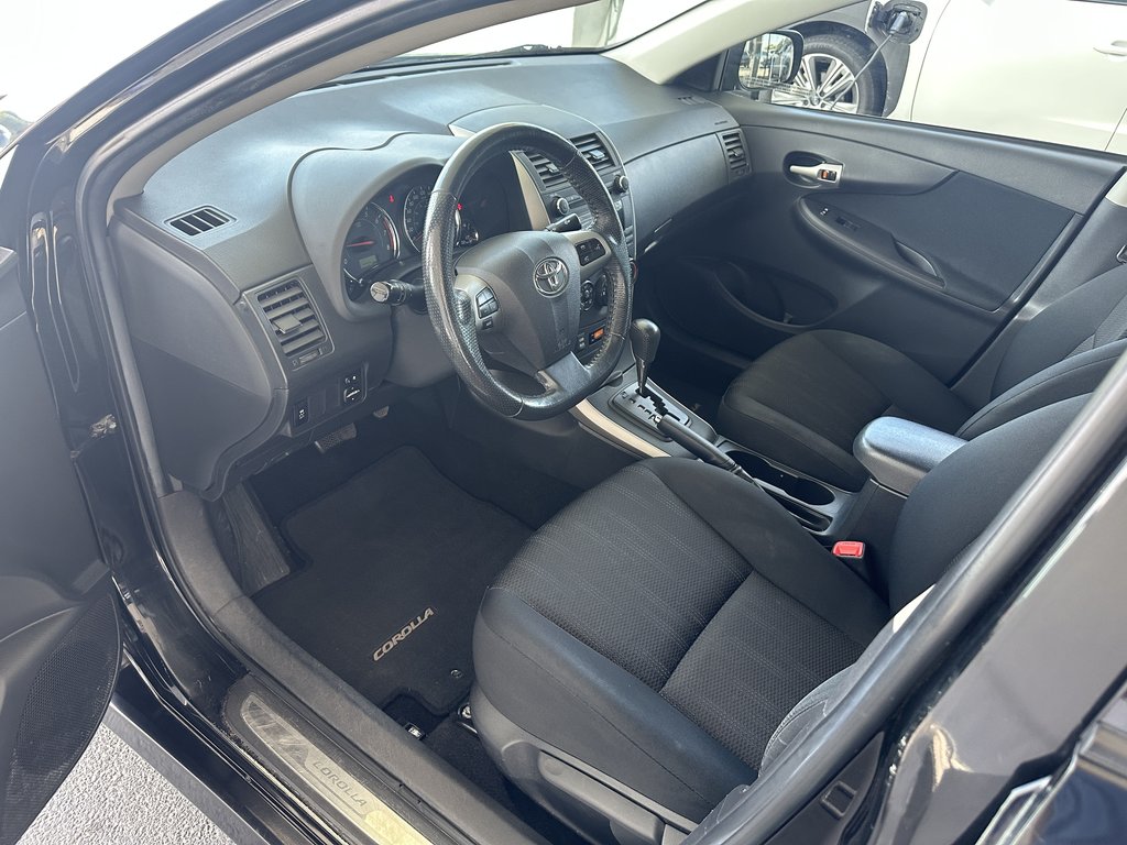 2011 Toyota Corolla 4dr Sdn Auto S in Saint-Georges, Quebec - 10 - w1024h768px