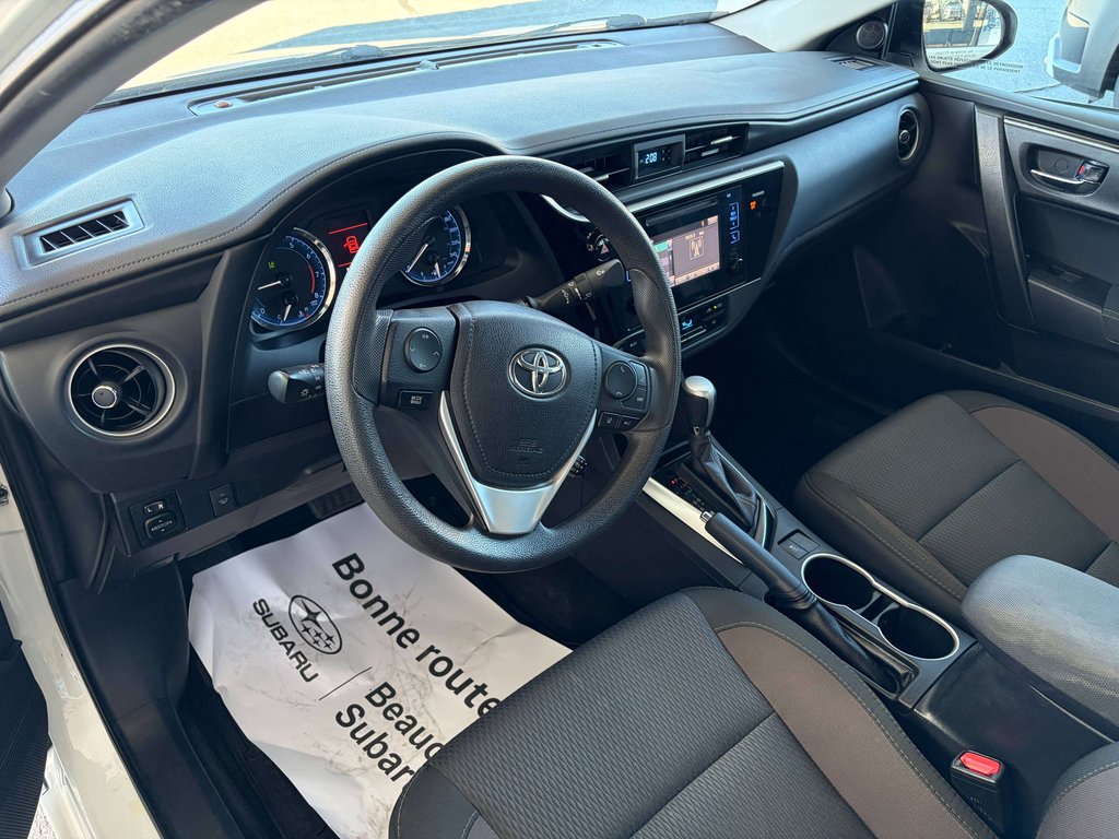 2017 Toyota Corolla LE in Saint-Georges, Quebec - 10 - w1024h768px