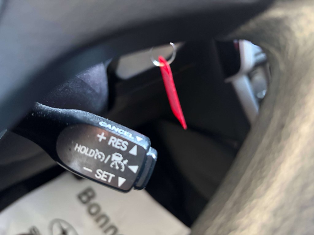 2017 Toyota Corolla LE in Saint-Georges, Quebec - 16 - w1024h768px